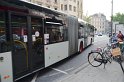 Welpen im Drehkranz vom KVB Bus eingeklemmt Koeln Chlodwigplatz P19
